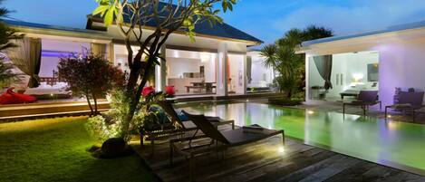 #C4 Central Seminyak Oberoi 10min walk