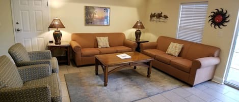 Spacious Living Room - 59027 L