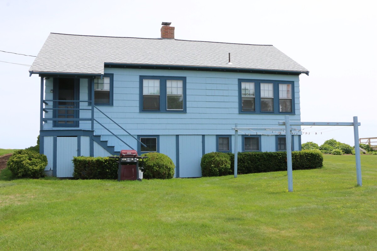 Ocean front house on Goose Rocks Beach! Kid friendly!