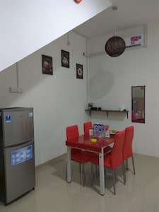 'Your Home 02' beside BCS Shopping Mall 6-10paxs . Lots of Amenities