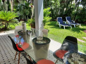Outdoor dining