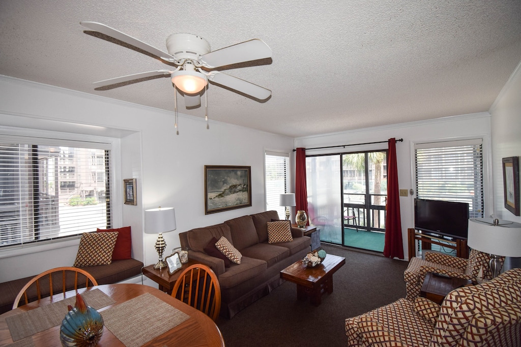 Tilghman Beach and Racquet Club Unit: 166! Across the street from the  beach! - Ocean Drive