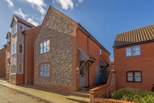 Avocet Apartment, Wells-next-the-Sea: Front elevation