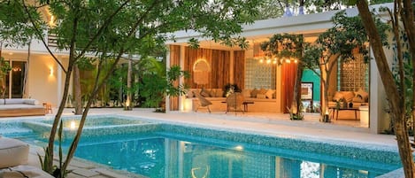 Gorgeous common areas & swimming pool for a tropical escape!