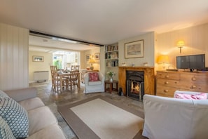 Marram Cottage, Brancaster Staithe: Open-plan living area