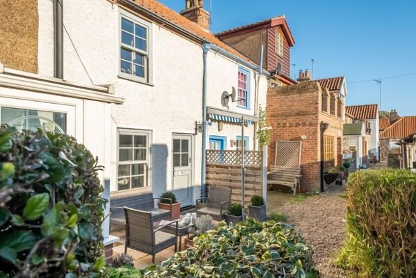 Albert's Cottage, Wells-next-the-Sea: Front elevation