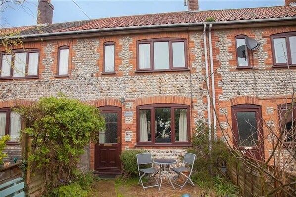 Daisy Cottage, Northrepps:  Front elevation