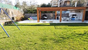 Large garden sant'agata sui due golfi apartment relax and jacuzzi tub with cover