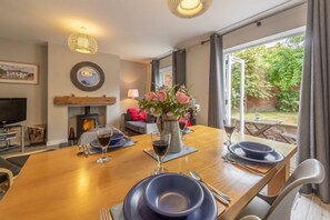 Holly Cottage, Wells-next-the-Sea: Dining area