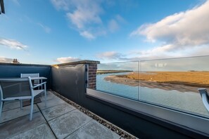 Seaborne Penthouse, Wells-next-the-Sea: The balcony with stunning views