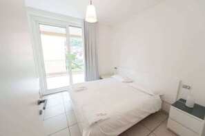 Double bedroom with balcony