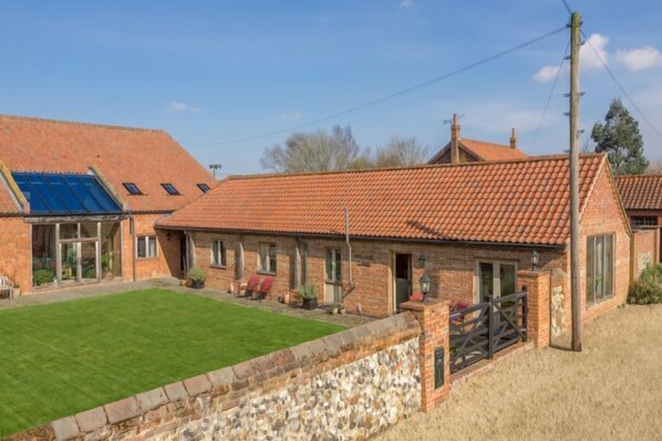 The Cart Lodge (6), Great Massingham: Front elevation