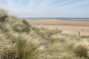 Sea Wind, Brancaster: Sandy and expansive Brancaster beach