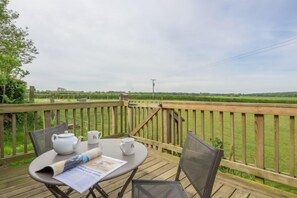 Foxglove, Houghton: Outdoor table with seating for two