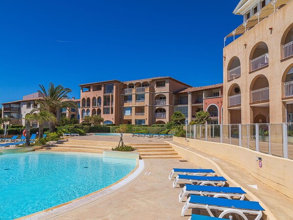 Resort, Swimming Pool, Hotel, Resort Town, Seaside Resort, Hacienda, Thermae, Tropics, Villa