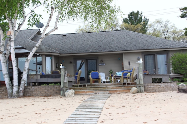 Deck seating area