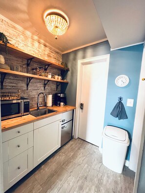 New kitchenette with mini fridge/freezer, microwave, toaster & coffee machine