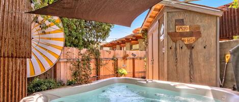 Private Hot Tub for Jordan Suite guests only, in private enclosed outdoor space 