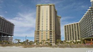Royale Palms Building at Kingston Resort 