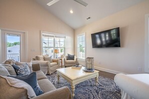 SeaWave-Living Room