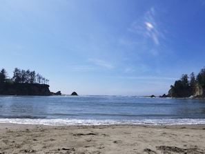 Sunset Bay State Park is about a 10 minute drive from the Sparrow's Nest