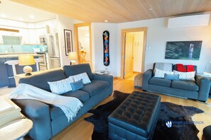 Open plan living and dining area