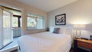 Third bedroom with Queen bed and access to patio