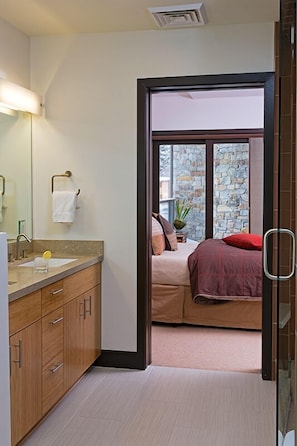 Primary Bathroom - Pearl at Jackson 202 - Jackson Hole, WY - Luxury Villa Rental