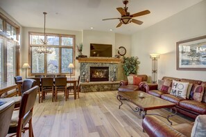 Living Room, Indoors, Furniture, Flooring, Floor