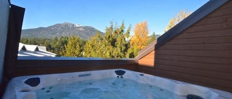 Private hot tub on the deck 