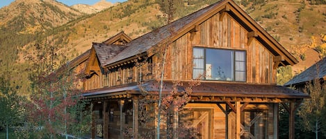 Front Exterior - Lodge at Shooting Star 04 - Teton Village, WY - Luxury Villa Rental