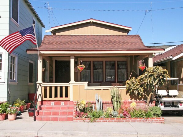 1-329 Catalina_street view_0126.jpg