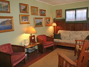 3-329 Catalina_Living rrom_0136.jpg