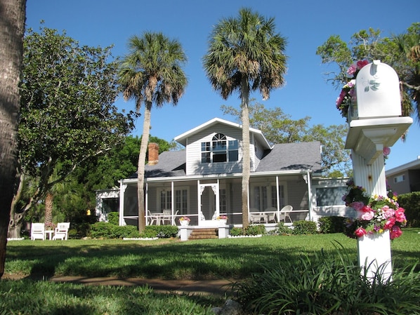 Dunedin Cottage