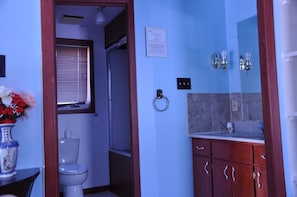 Room 3 Blue En-Suite Bathroom