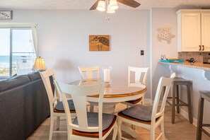 Dining for 8 at Bar and Table