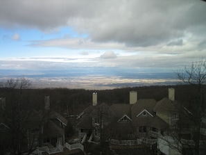 Panoramic views to west over Shenandoah Valley