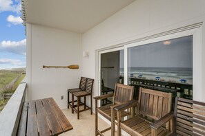 Private gulf-front balcony - Private gulf-front balcony