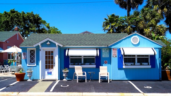 Blue Corner Cottage circa 1925  entire house rental