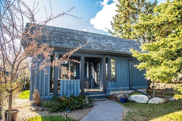 Grand Marais House of Light is a custom home located in the heart of Grand Marais, Minnesota.