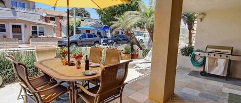 HUGE patio with dining seating for six, gas BBQ and 500Mb/s WIFI throughout house and patio