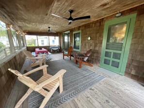 Screened in porch alt view