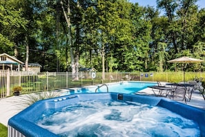 Big private hot tub as well! (open May 24-Sep 30)