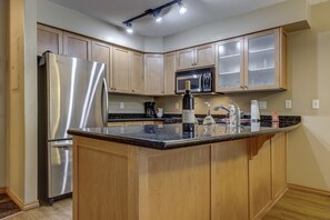 Full Kitchen with Granite Counters