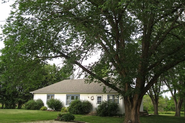 NorthShore GuestHouse LLC
