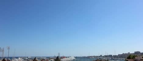  Terrasse mit Blick auf den Hafen ist 150 Meter entfernt