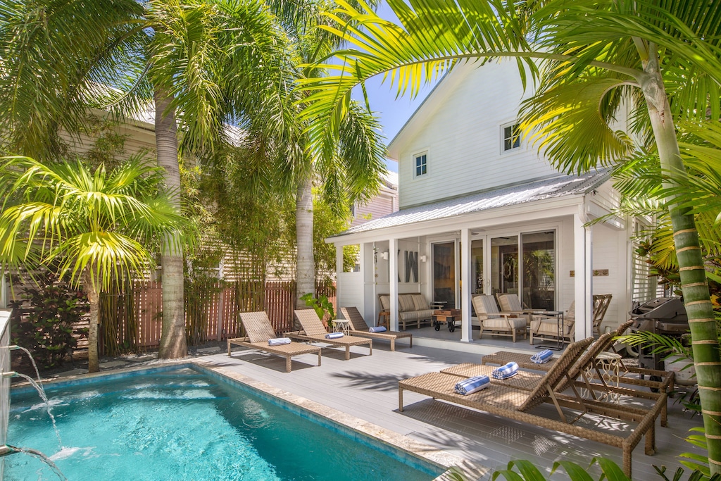 MAISONS de LUXE ~ 2 Stunning Homes w/ Private Pool ON DUVAL 