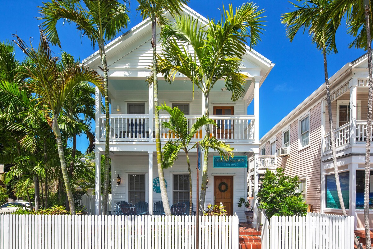~ MAISONS de LUXE ~ 2 Stunning Homes w/ Private Pool ON DUVAL.