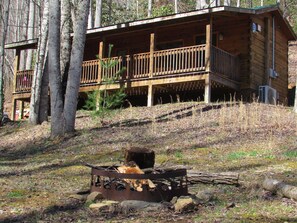 Sundance cabin with one bedroom, one bathroom, wifi, streaming TV and hot tub