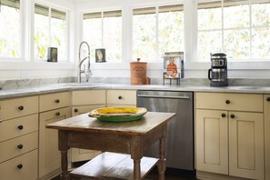 Airy kitchen